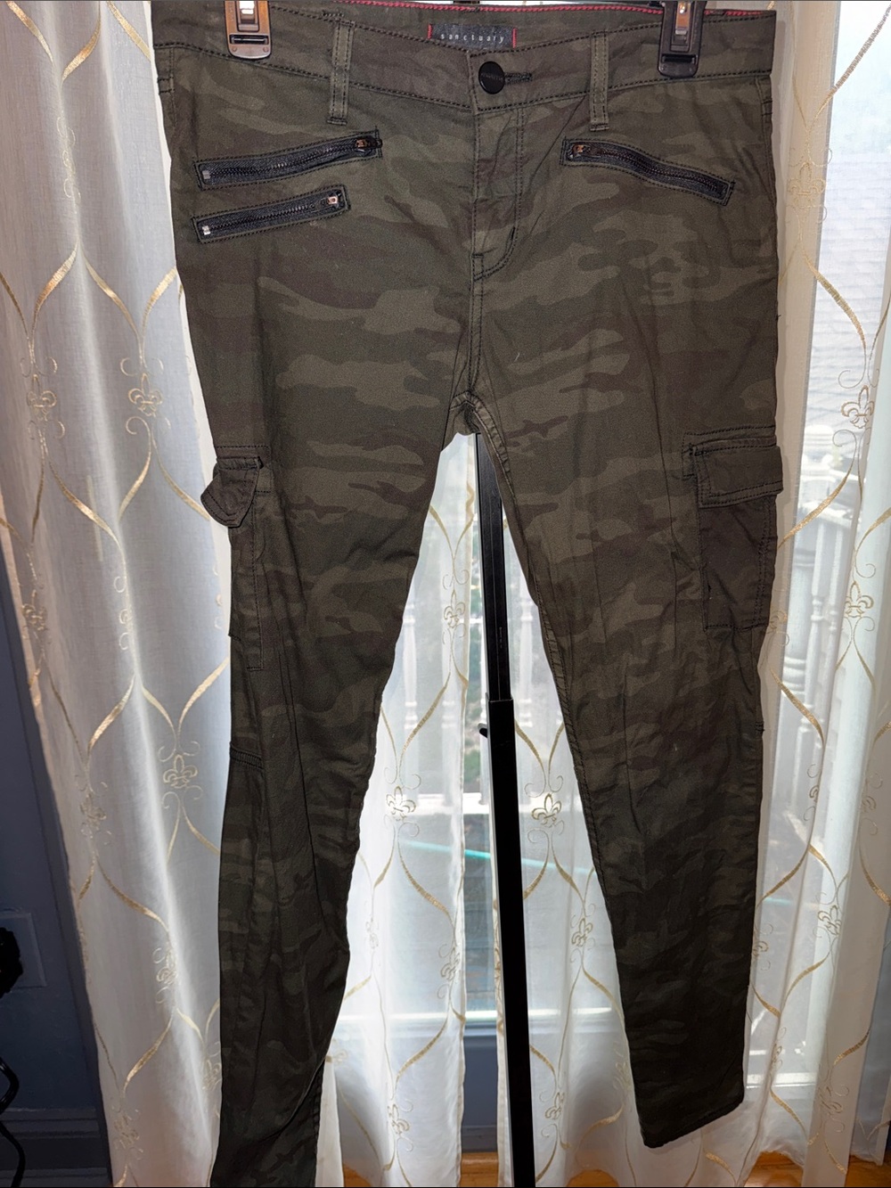 Sanctuary Olive Green Camo Cargo Pants